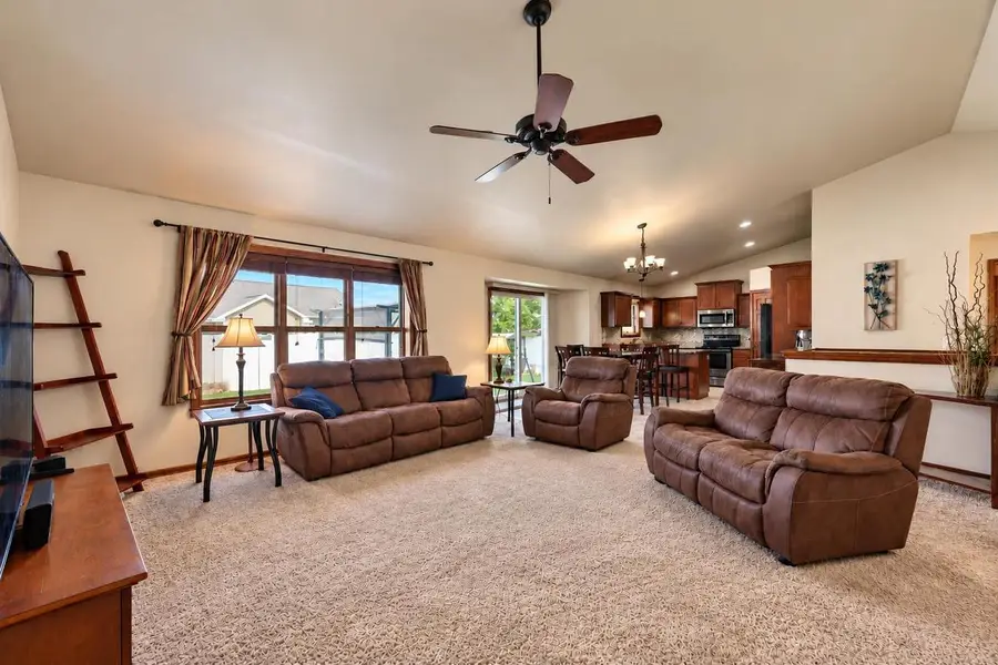 833 S MELCORN CIRCLE, De Pere, WI 54115 - #2