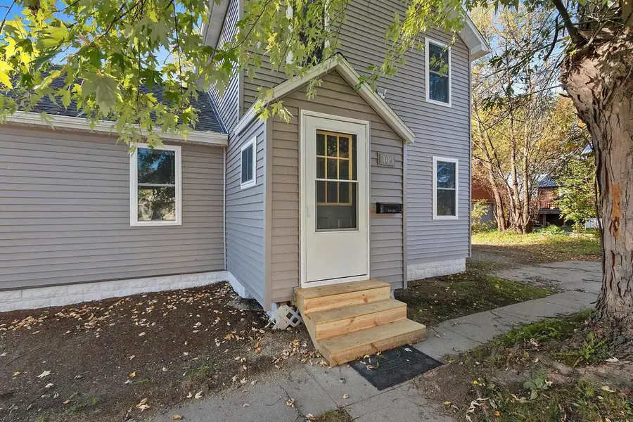 109 PECOR STREET, Oconto, WI 54153 - #3