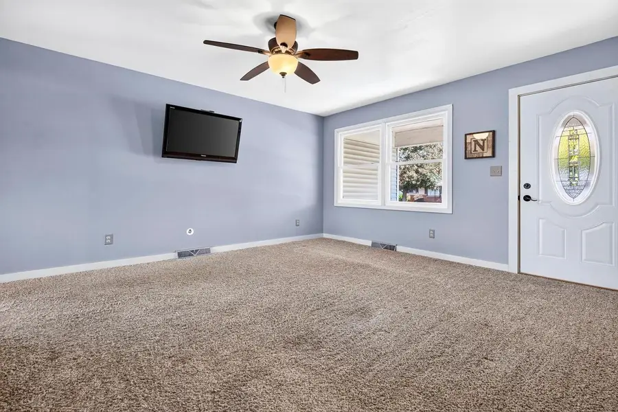 2409 S GLADYS AVENUE, Appleton, WI 54915 - #3