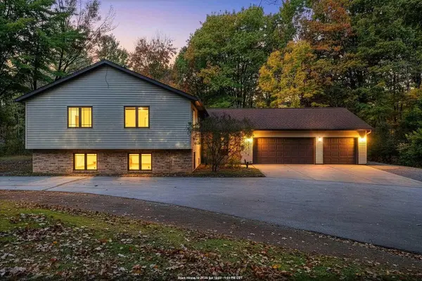 2703 RED PINE COURT, Green Bay, WI 54313