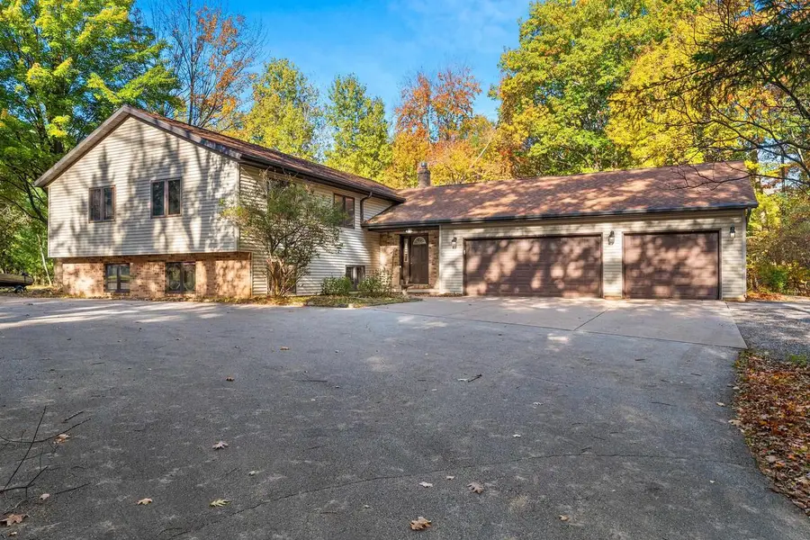 2703 RED PINE COURT, Green Bay, WI 54313 - #2