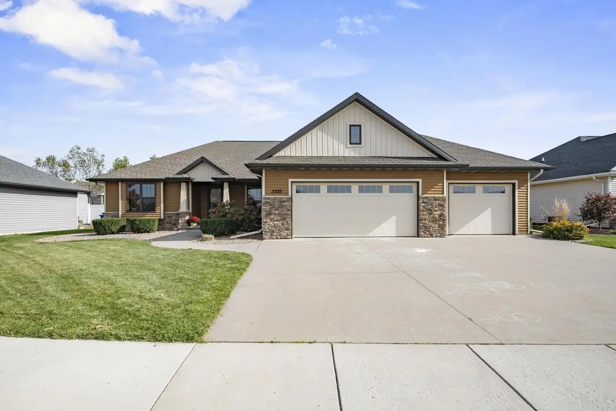 3328 TULIP TRAIL, Appleton, WI 54913 - #1