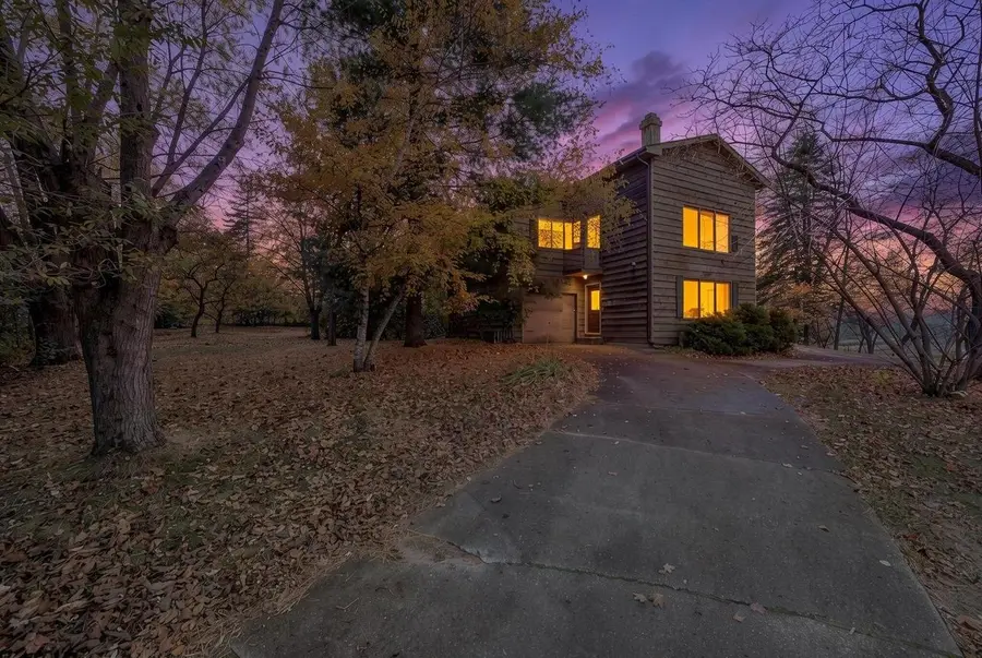 1932 BLUEBERRY LANE, Green Bay, WI 54304 - #2