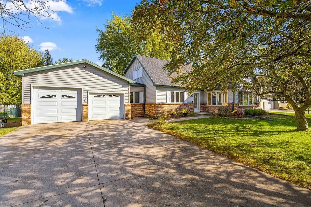 1366 N OAKWOOD ROAD, Oshkosh, WI 54904 - #1