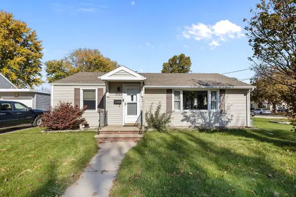 1930 E COLLEGE AVENUE, Appleton, WI 54915