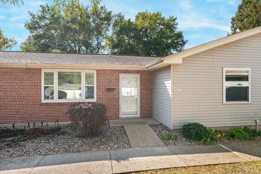 1025 S WEST COURT, Appleton, WI 54915 - #2