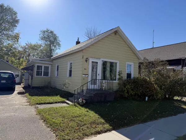 1133 GARFIELD AVENUE, Marinette, WI 54143