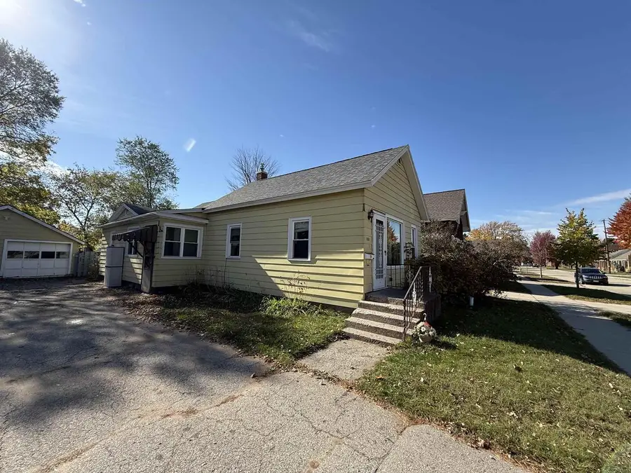 1133 GARFIELD AVENUE, Marinette, WI 54143 - #3
