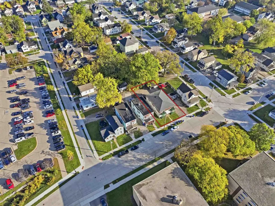 708 W LINCOLN AVENUE, Oshkosh, WI 54901 - #2