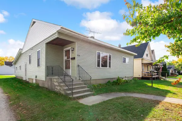 1034 JACKSON STREET, Marinette, WI 54143
