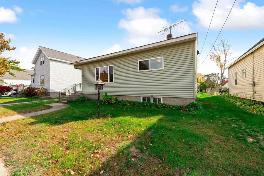 1034 JACKSON STREET, Marinette, WI 54143 - #2