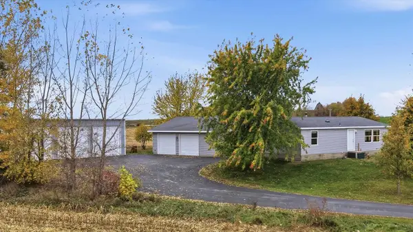 1626 OLD WOODEN BRIDGE ROAD, Manitowoc, WI 54220