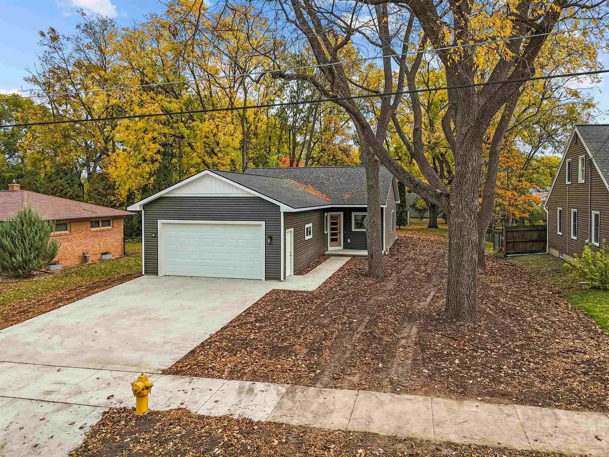 2008 NEBRASKA STREET, Oshkosh, WI 54902 - #1