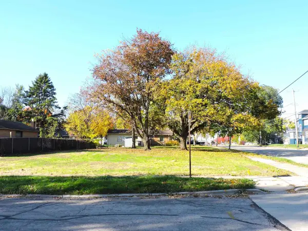 1739 MT VERNON STREET, Oshkosh, WI 54901