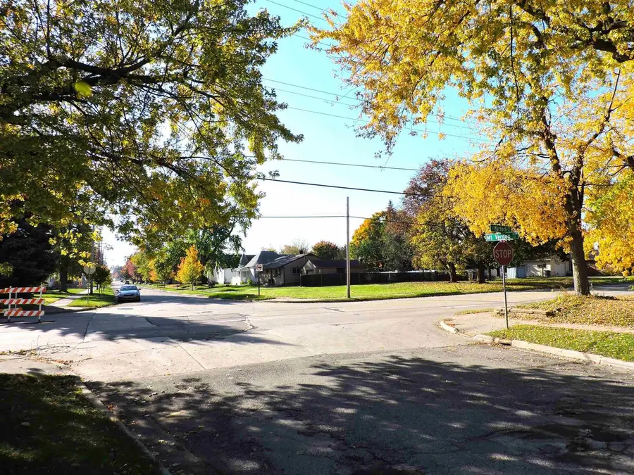 1739 MT VERNON STREET, Oshkosh, WI 54901 - #3