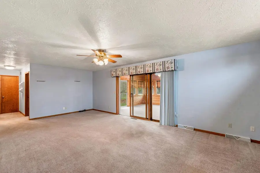 336 WILLSHER DRIVE, Fond Du Lac, WI 54935 - #3