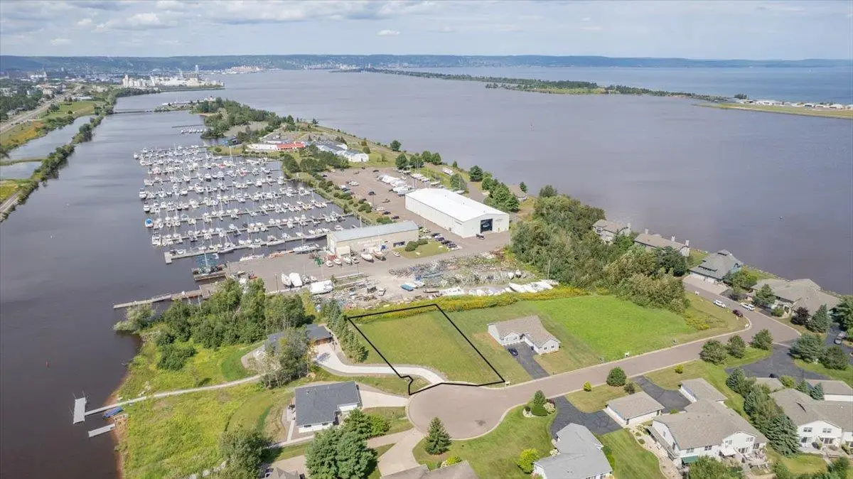 550 Marina Dr, Superior, WI 54880 - Image #1