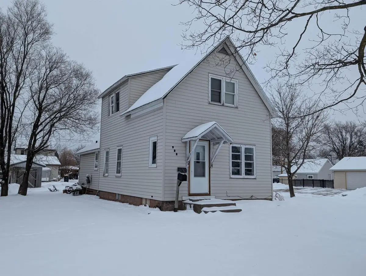 922 MacArthur Ave, Ashland, WI 54806 - Image #1
