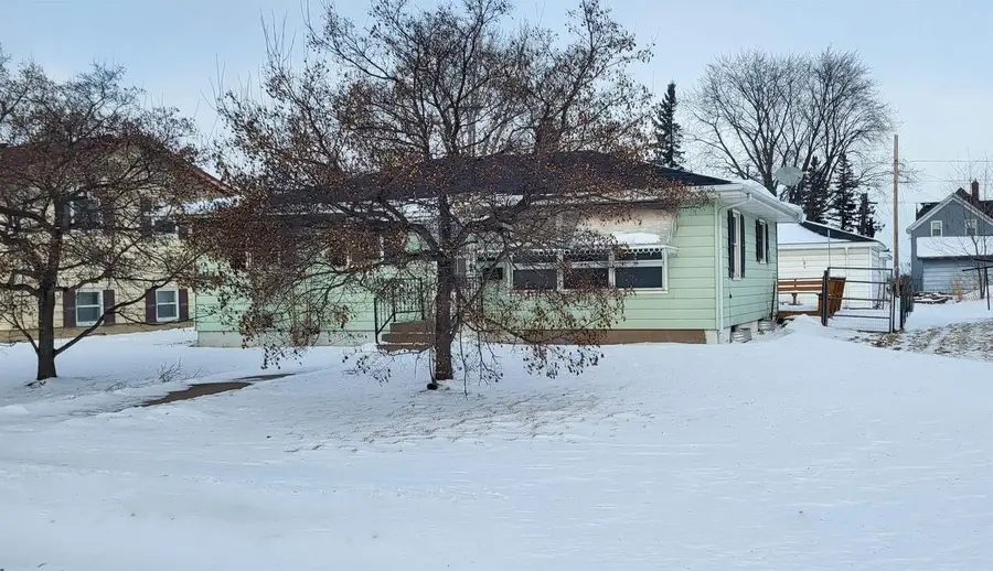 207 E 3rd St, Superior, WI 54880 - #2