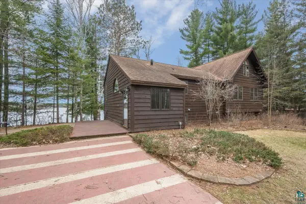 8305 S Summer Rd, Lake Nebagamon, WI 54849