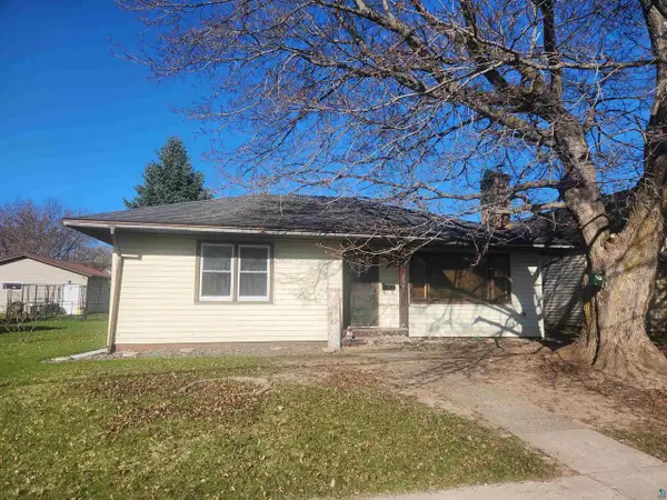 218 11th Ave, Ashland, WI 54806