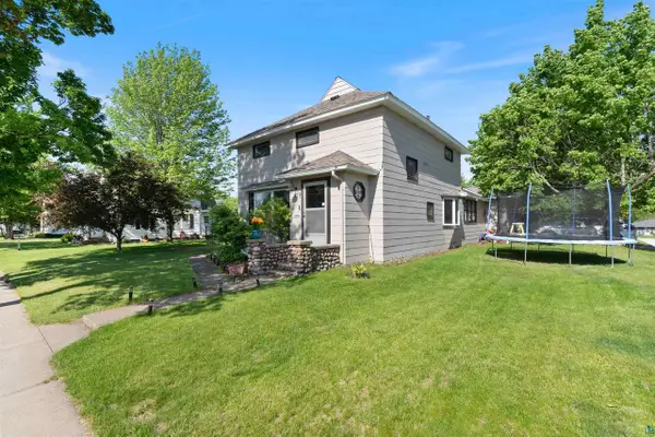 219 High St, Spooner, WI 54801