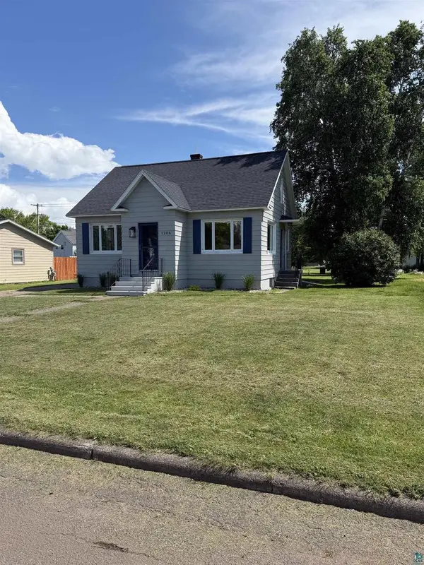 1206 9th Ave W, Ashland, WI 54806