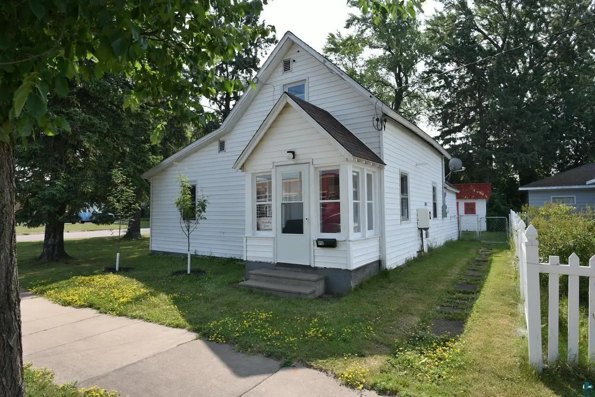 116 6th St E, Ashland, WI 54806 - #1