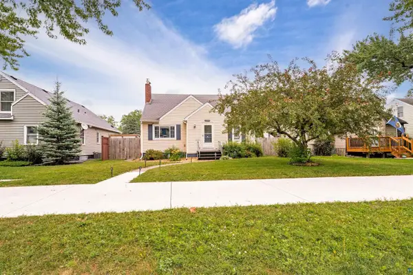 2206 Hammond Ave, Superior, WI 54880