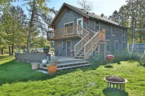 916 Whitefish St, La Pointe, WI 54850