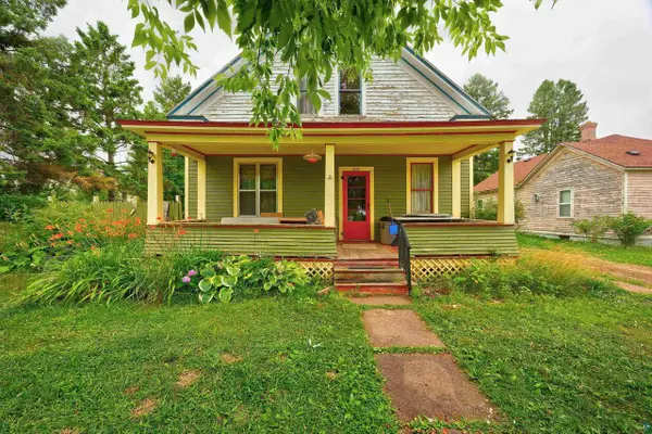 419 W 3rd St, Washburn, WI 54891