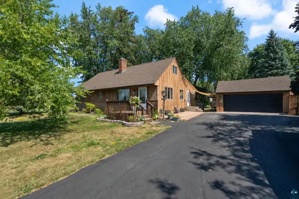2 Royalton Rd, Superior, WI 55880