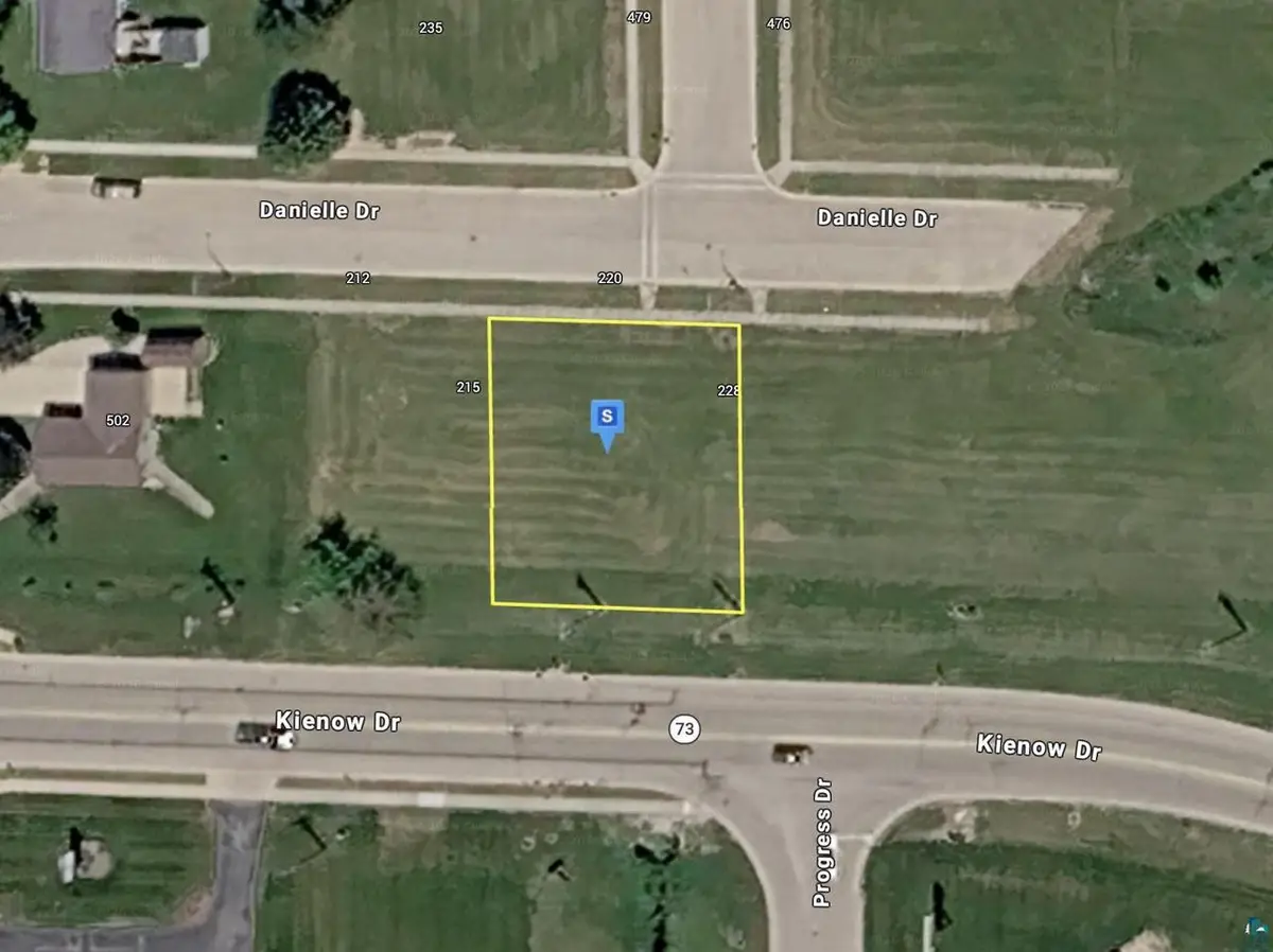 220 Danielle Dr, Randolph, WI 53956 - #1