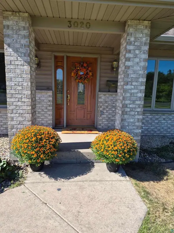 3020 E 8th St, Superior, WI 54880