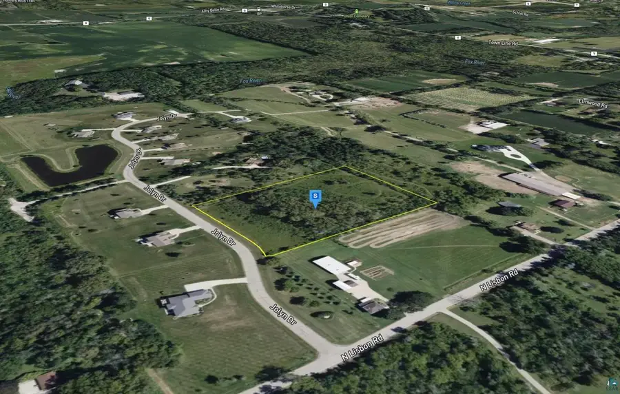 W226N8880 Jolyn Dr, Lisbon, WI 53089 - #2