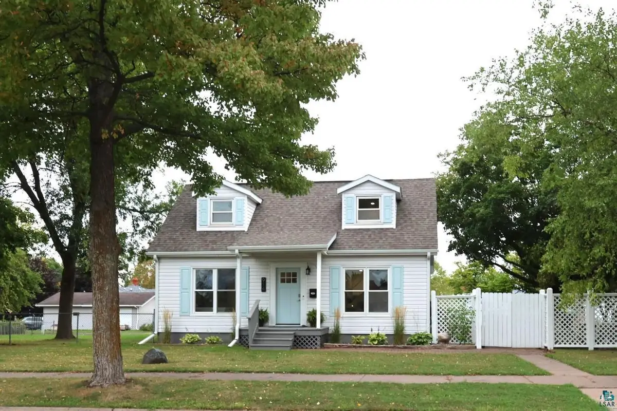 914 3rd Ave E, Ashland, WI 54806 - #1