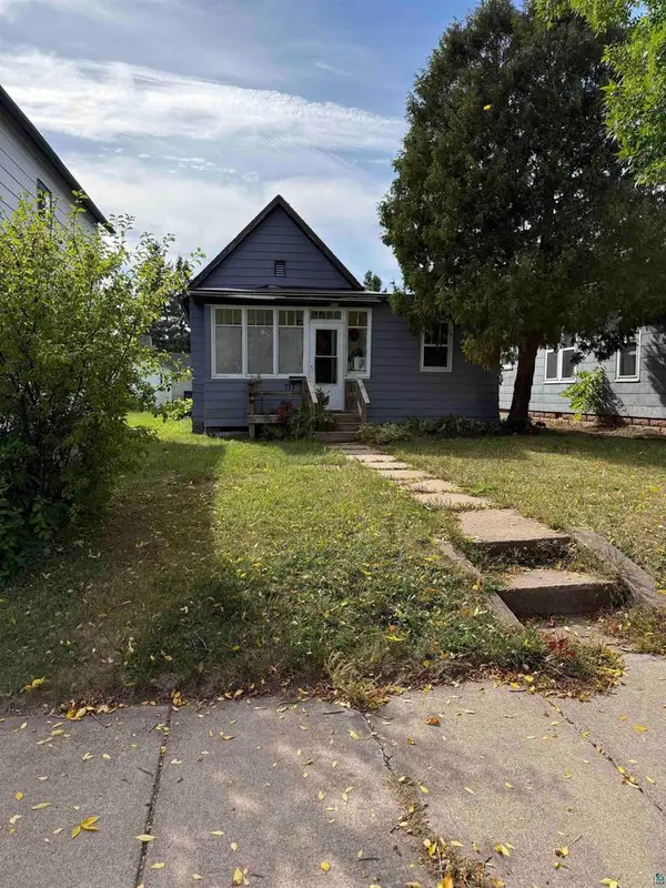 717 E 3rd Ave, Ashland, WI 54806