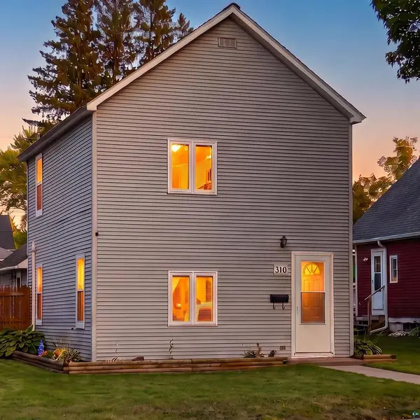 310 14th Ave W, Ashland, WI 54806