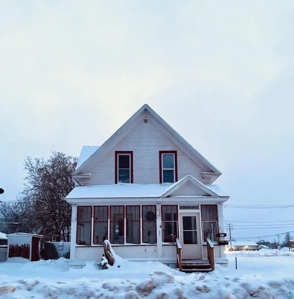 605 Ellis Ave, Ashland, WI 54806
