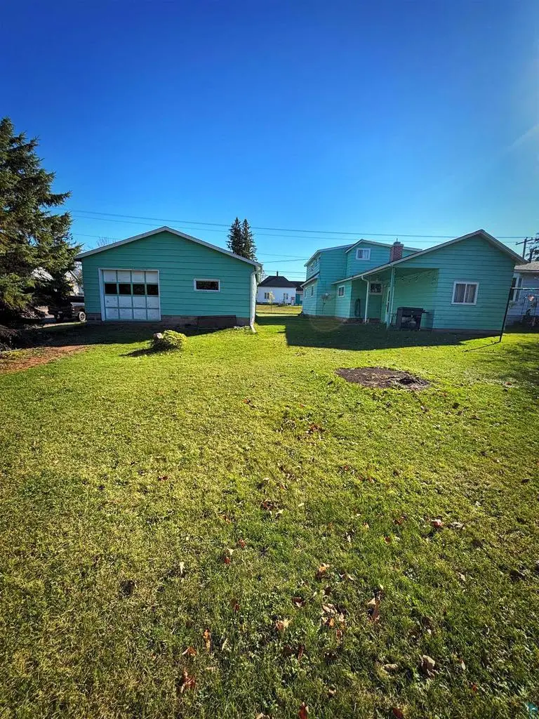 1505 6th St W, Ashland, WI 54806 - #3