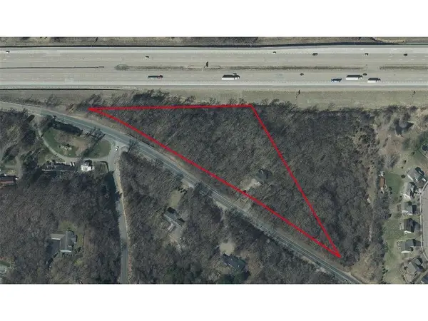 464 Stageline Rd, Hudson, WI 54016