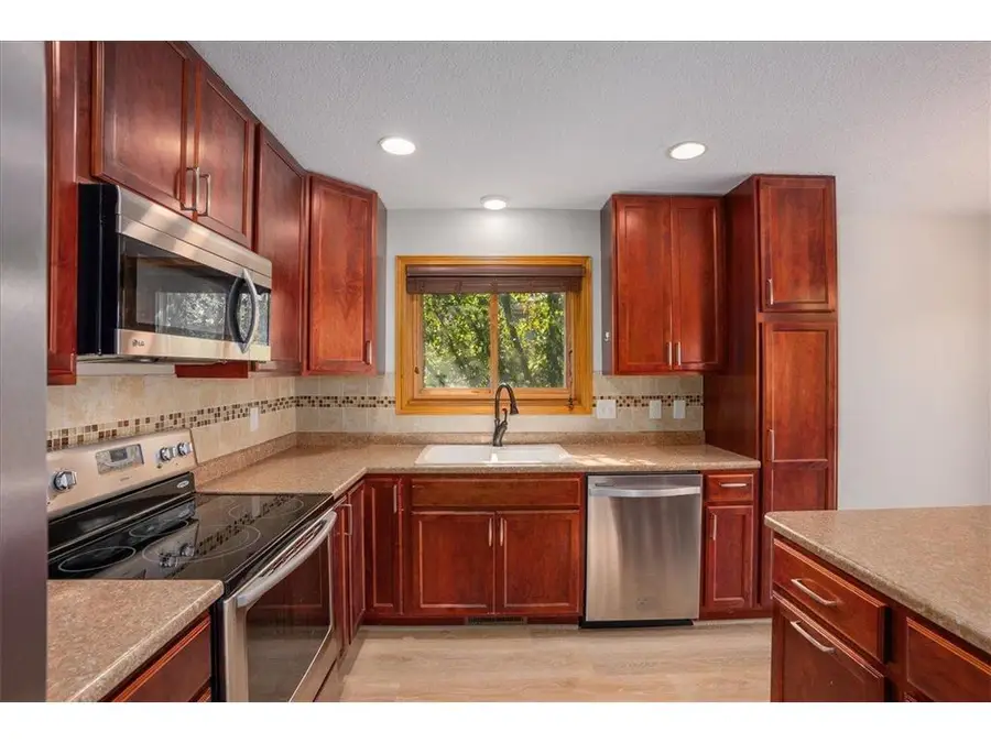 2678 Henslow Avenue, Oakdale, MN 55128 - Image #3