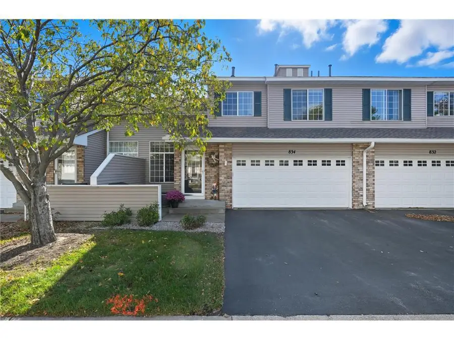 834 Summer Pines Circle, Hudson, WI 54016 - Image #2