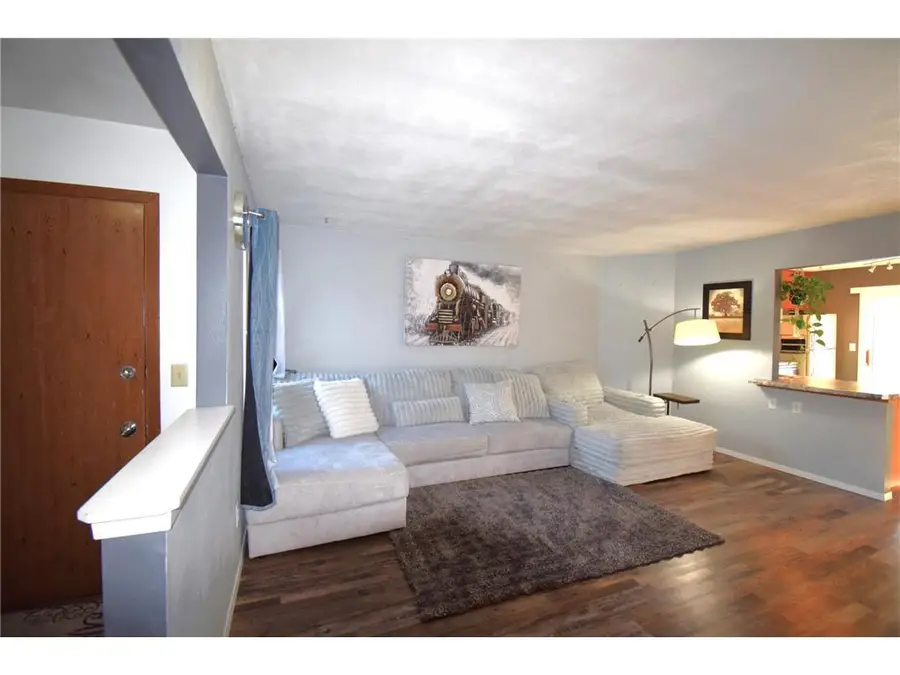 825 S Olson Avenue #F, Appleton, WI 54914 - Image #3