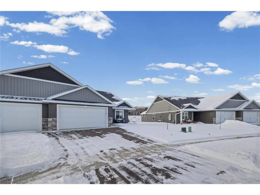 2866 Coventry Circle, River Falls, WI 54022 - #3