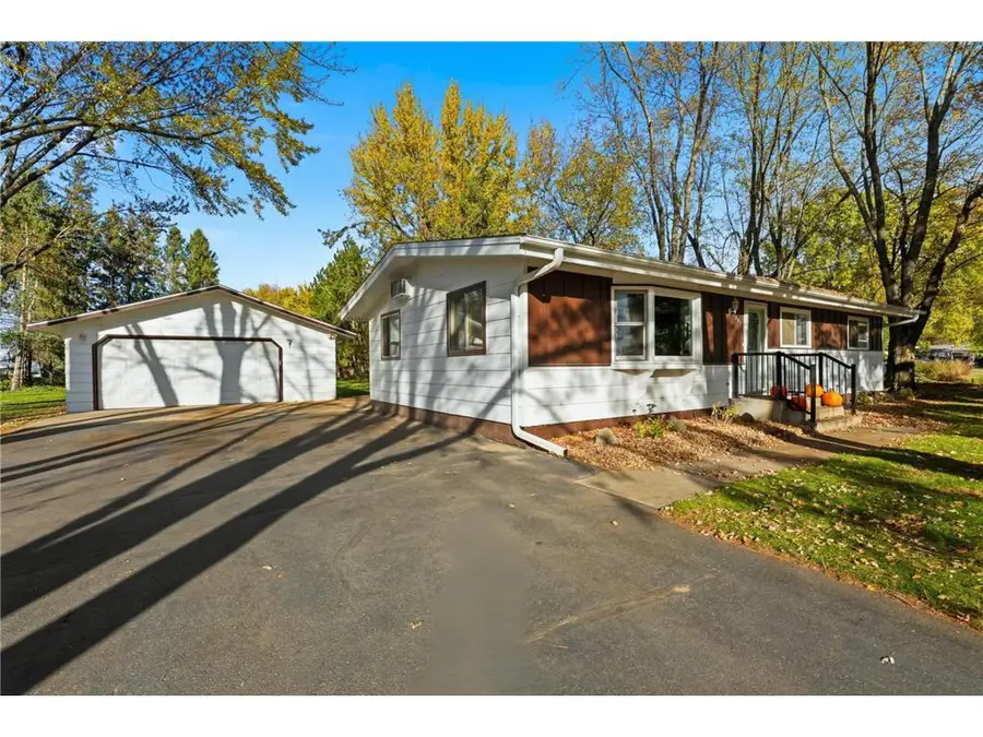 881 Coleman Drive, New Richmond, WI 54017 - Image #3