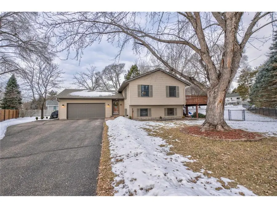 811 Fox Tree Lane, Hudson, WI 54016 - #2