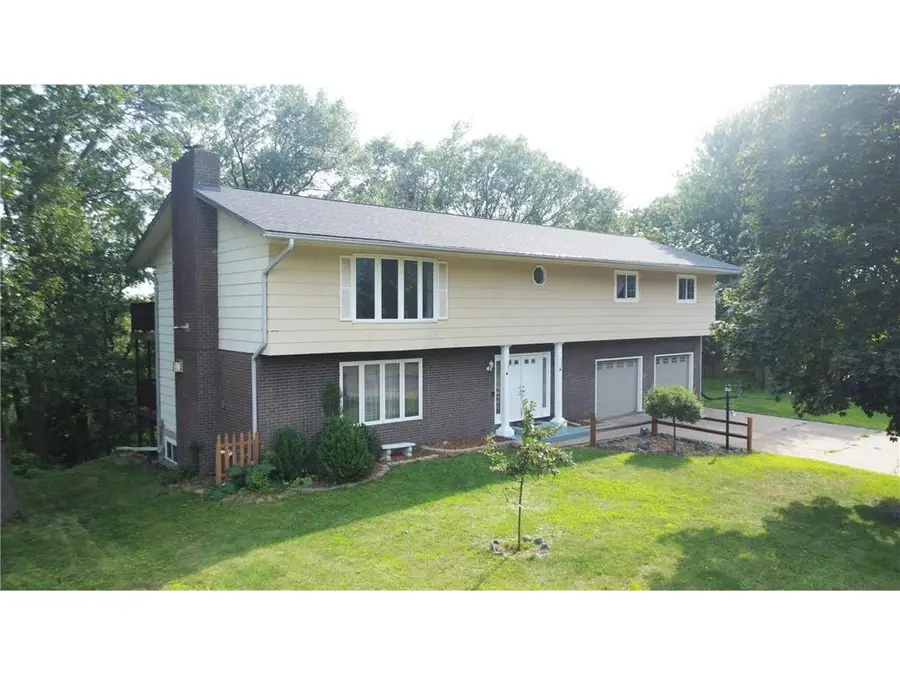 911 Radcliffe Avenue, Altoona, WI 54720 - #3