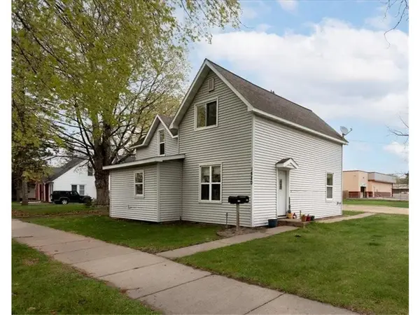 1520 8th Street, Menomonie, WI 54751
