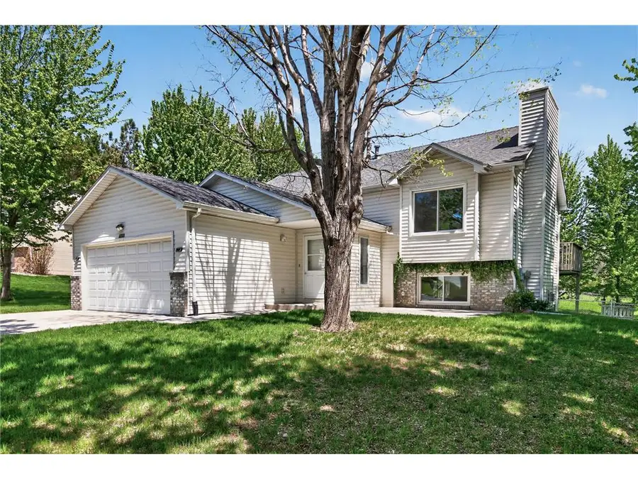 4008 Pennsylvania Avenue, Eagan, MN 55123 - #2